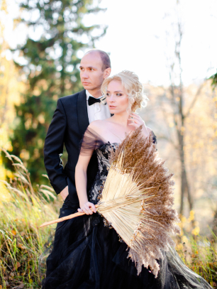 Авторский роскошный букет невесты - веер для свадьбы в чёрно-золотой гамме.