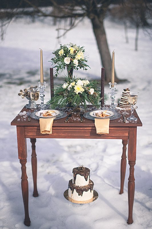 Декор зимней свадьбы. Стол на двоих