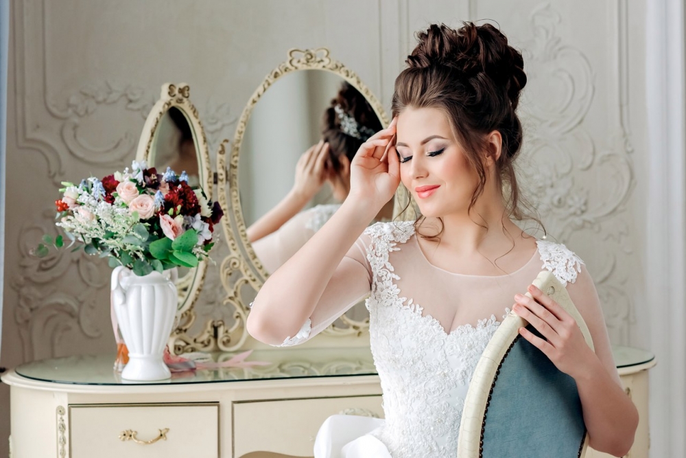 Свадебный макияж и причёска для невесты Евгении