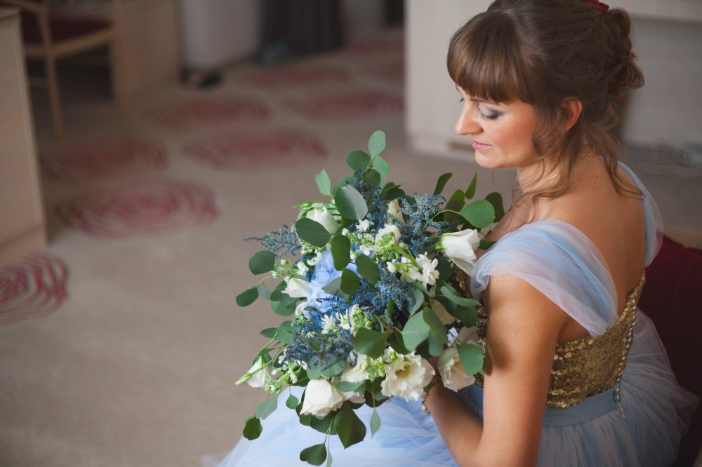 Букет невесты в небесно-голубом цвете