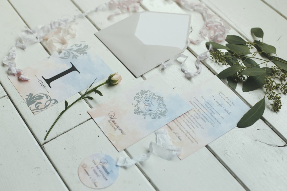 Rose Quartz & Serenity Расслабляющее и нежное сочетание этих двух цветов способно создать трогательную, чистую и неповторимую историю свадебного торжества