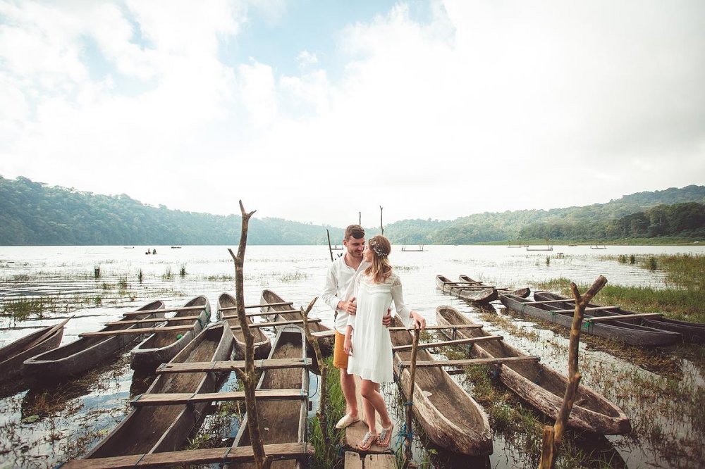 Олег и Валя, фотосессия на горном озере на Бали