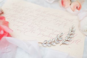 Украшение невесты и свадебная каллиграфия