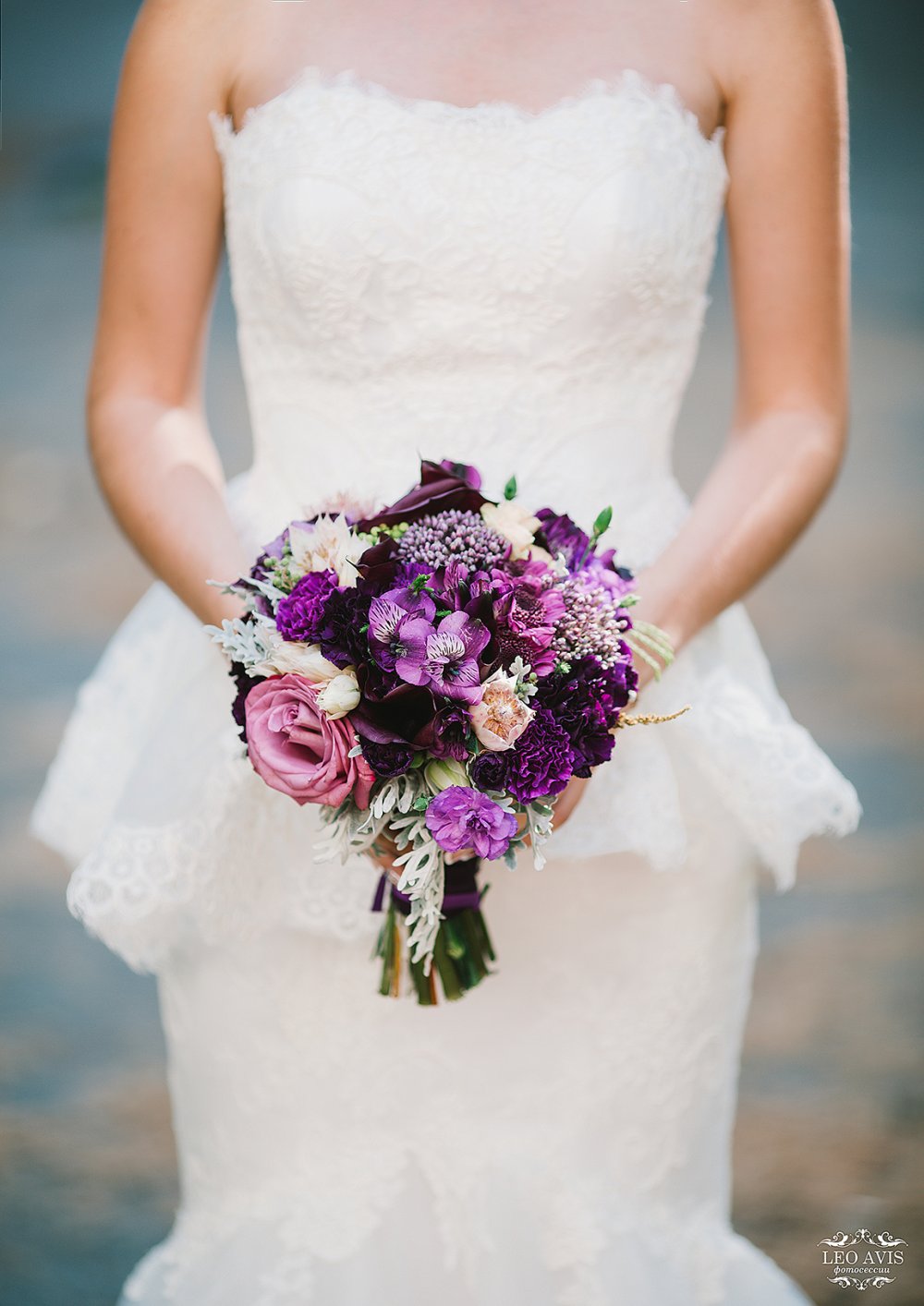 Букет невесты в фиолетовом цвете