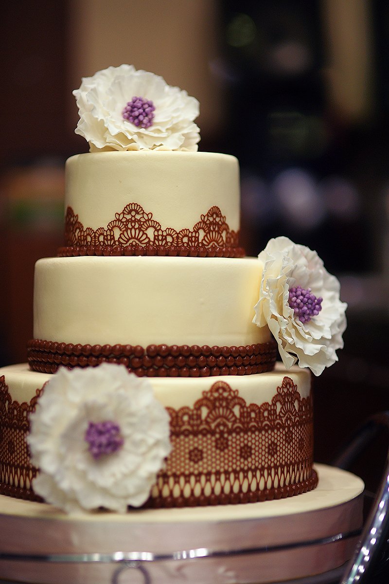 Шоколадно-ванильный свадебный торт