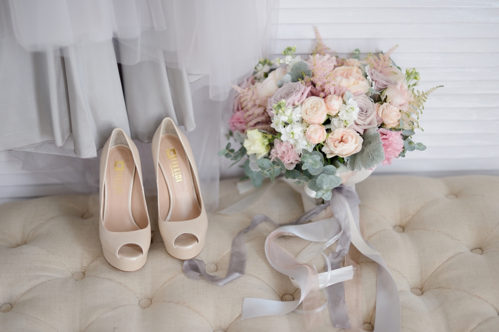 Букет и туфли невесты
