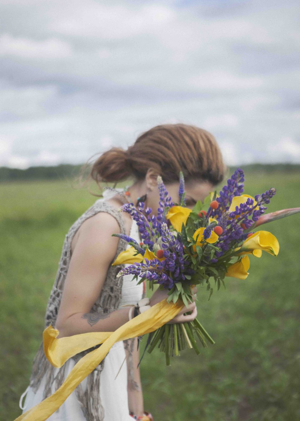 Букет невесты для красивой истории любви в стиле Hippie