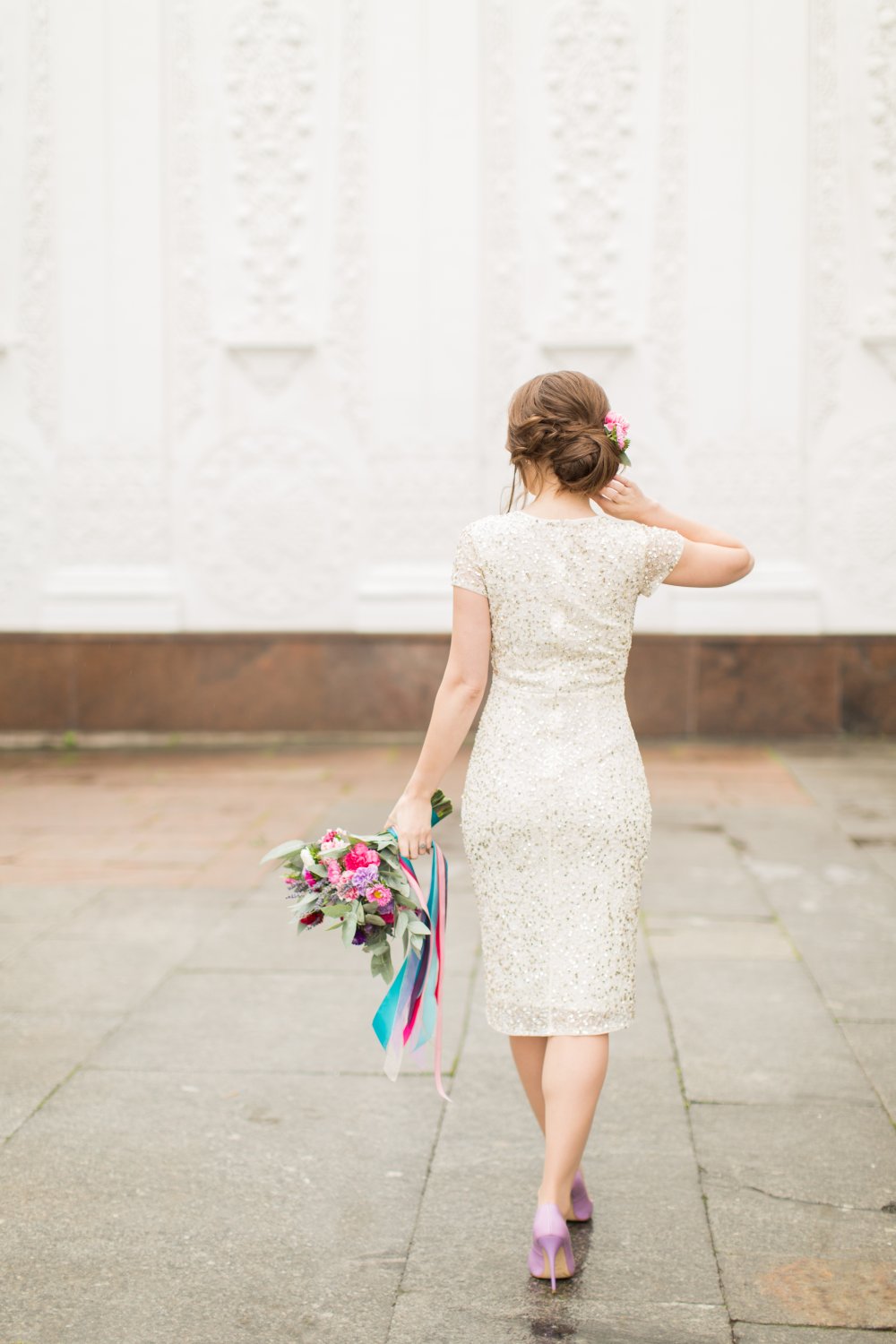 Невеста Юля в сверкающем платье