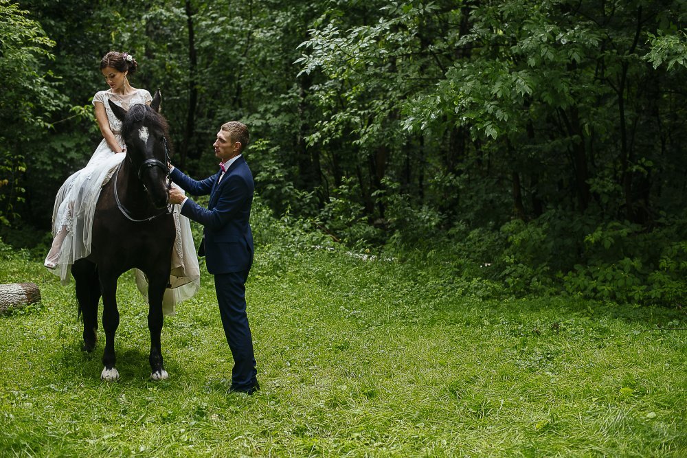 Свадебная фотосъемка с лошадью