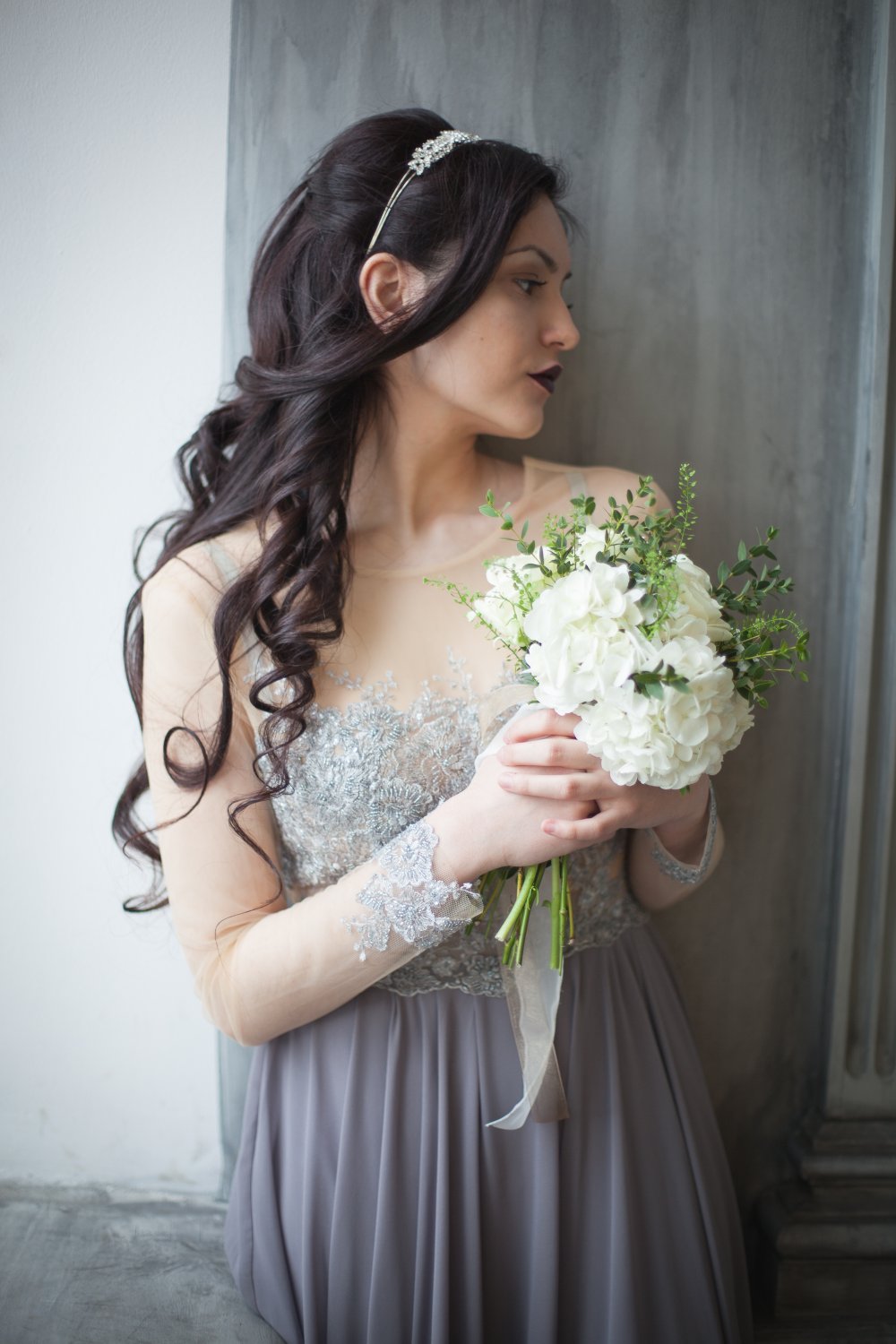 Свадебное платье из шифона и сетки, расшитое кружевом и бисером