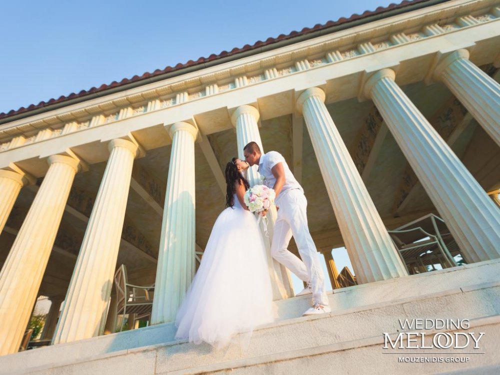 Свадьбы в Греции: символические, официальные, венчания, годовщины, крещения и др. семейные события.