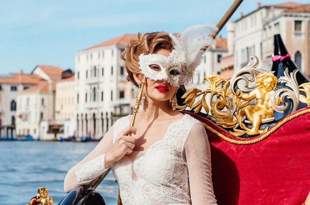 Символическая свадебная церемония в Венеции