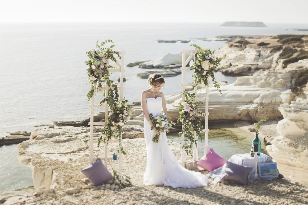 Свадьба на Белых скалах Пафоса на Кипре от компании T-Style Ltd.