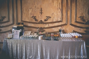 Совместная организация "Wedding-vip" Дария Бикбаева и "Queensbury" Елена Зотова - стол с закусками
