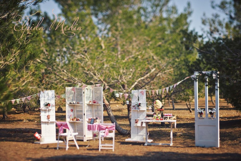 Свадьба на Кипре. Стилизованная  свадьба " Клубничная пора" 