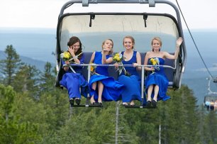 Подружки невесты в синих платьях