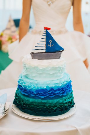 Свадебный торт нашей прекрасной свадьбы в морском стиле