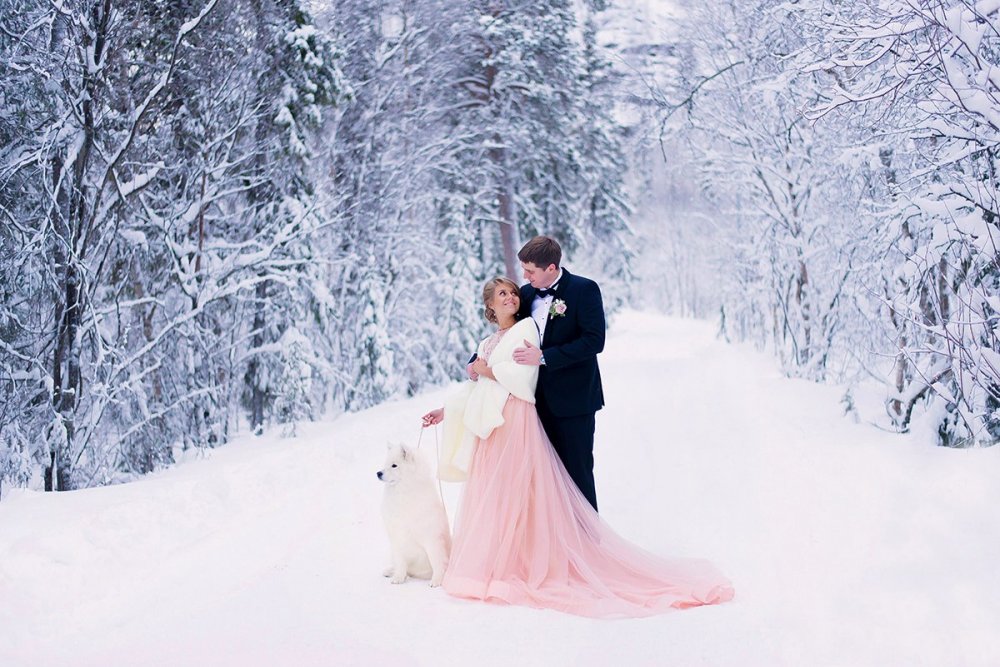 Bride-groom-snow