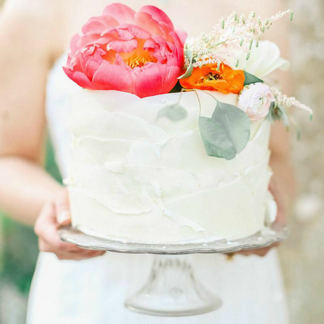 Сладкая свадьба: 55 белоснежных тортов