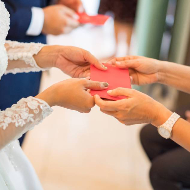 Сколько денег нужно дарить на свадьбу в 2023 году?