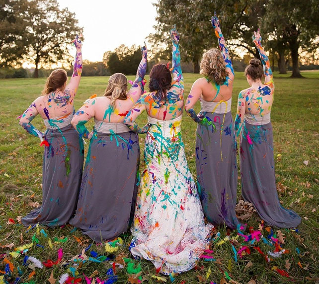 фотосессия невесты в свадебном платье в стиле Trash the dress