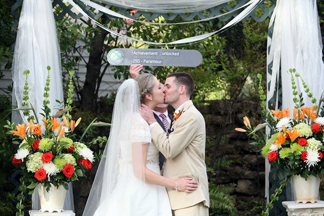 первый поцелуй жениха и невесты, Самая гиковская свадьба, фото