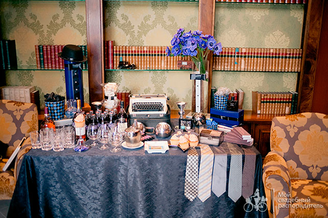 Свадьба в стиле Коко Шанель, мужской стол для джентльменов
