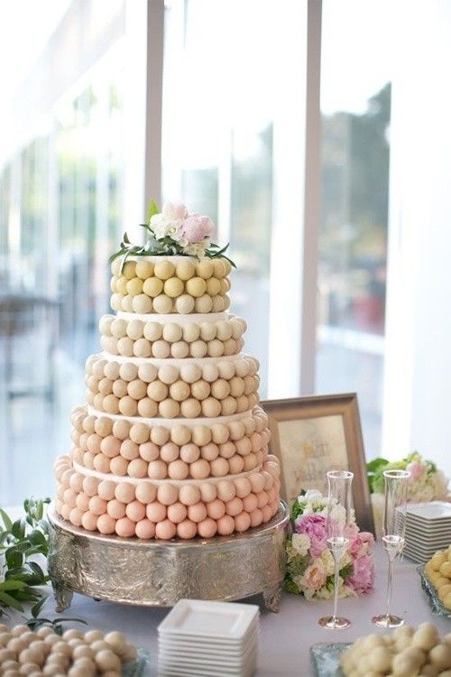 Свадебный торт необычной структуры