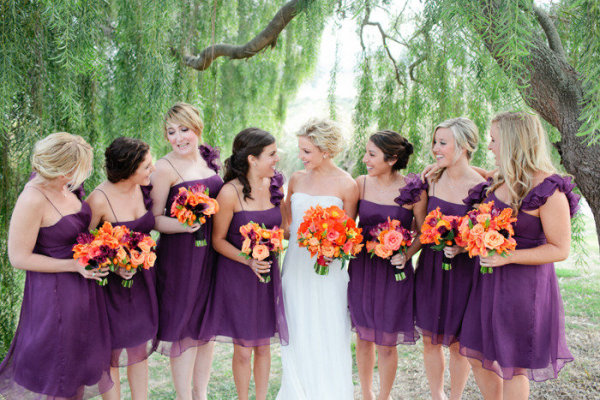 Подружки невесты в фиолетовых платьях