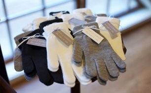 Необычные подарки для гостей - теплые перчатки