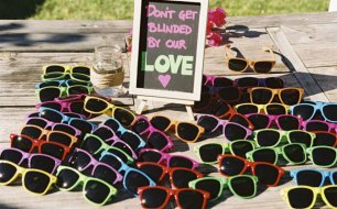 Солнечные очки - подарки для гостей