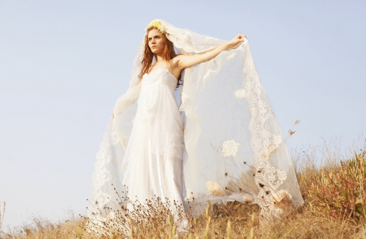Образ невесты с винтажной фатой