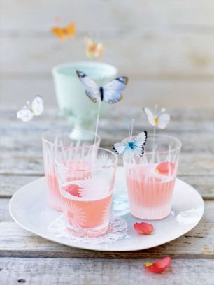 Украшения напитков в виде бабочек