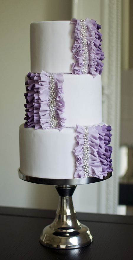 Свадебный торт с декором под ткань