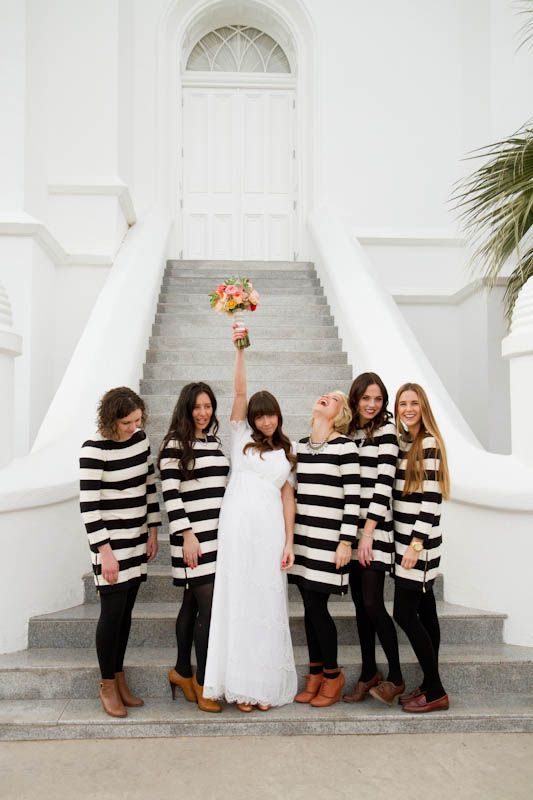 Подружки невесты в черно-белых платьях