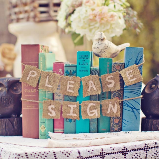 Книги в декоре свадьбы