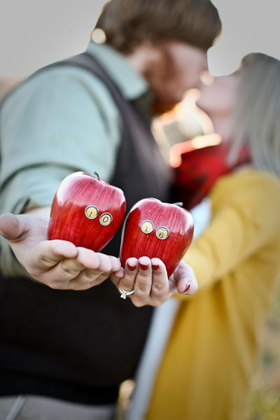 Детали свадебной фотосессии - яблоки