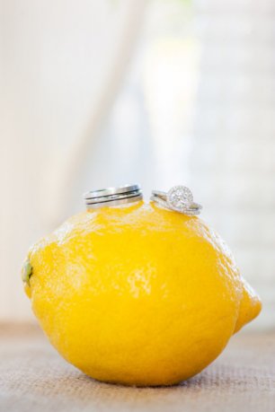 Кольца на лимоне