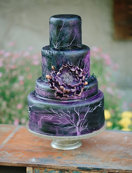 Свадебный торт с растительным принтом