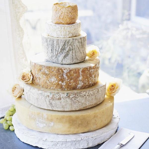 Свадебный торт из сыра