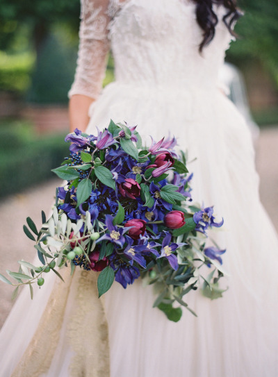 Букет невесты с ветками ягод