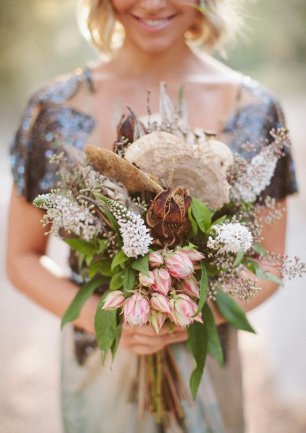 Оригинальный букет подружки невесты с редкими цветами