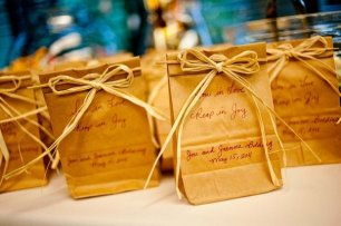 Бонбоньерки в пергаментных конвертах