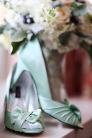 Элегантные свадебные туфли