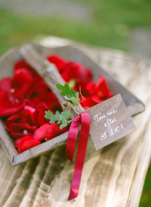 Лепестки роз на свадьбу