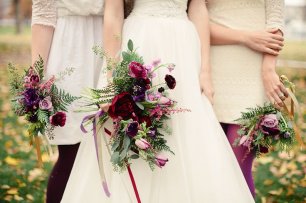Букеты подружек невесты в цвете Марсала