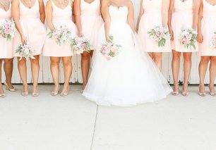 Свадебное платье, Букет невесты, Букеты подружек невесты