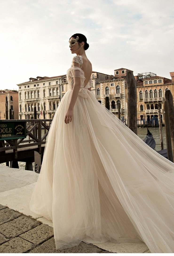 Невероятно красивое и воздушное свадебное платье