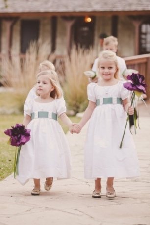 Цветочные девочки на свадебной церемонии