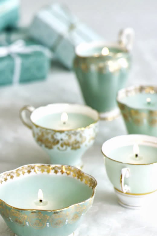Оригинальное использование чашек в декоре - емкость для свечей